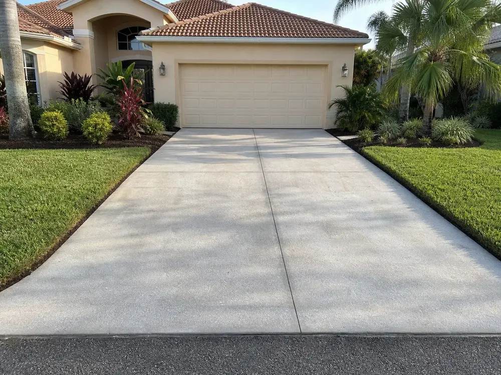 edged florida driveway apron